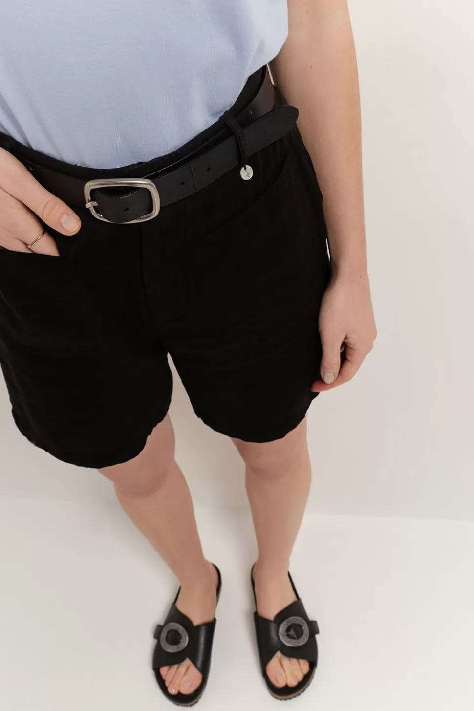 One Step Podium - Short Noir En Lin Hot