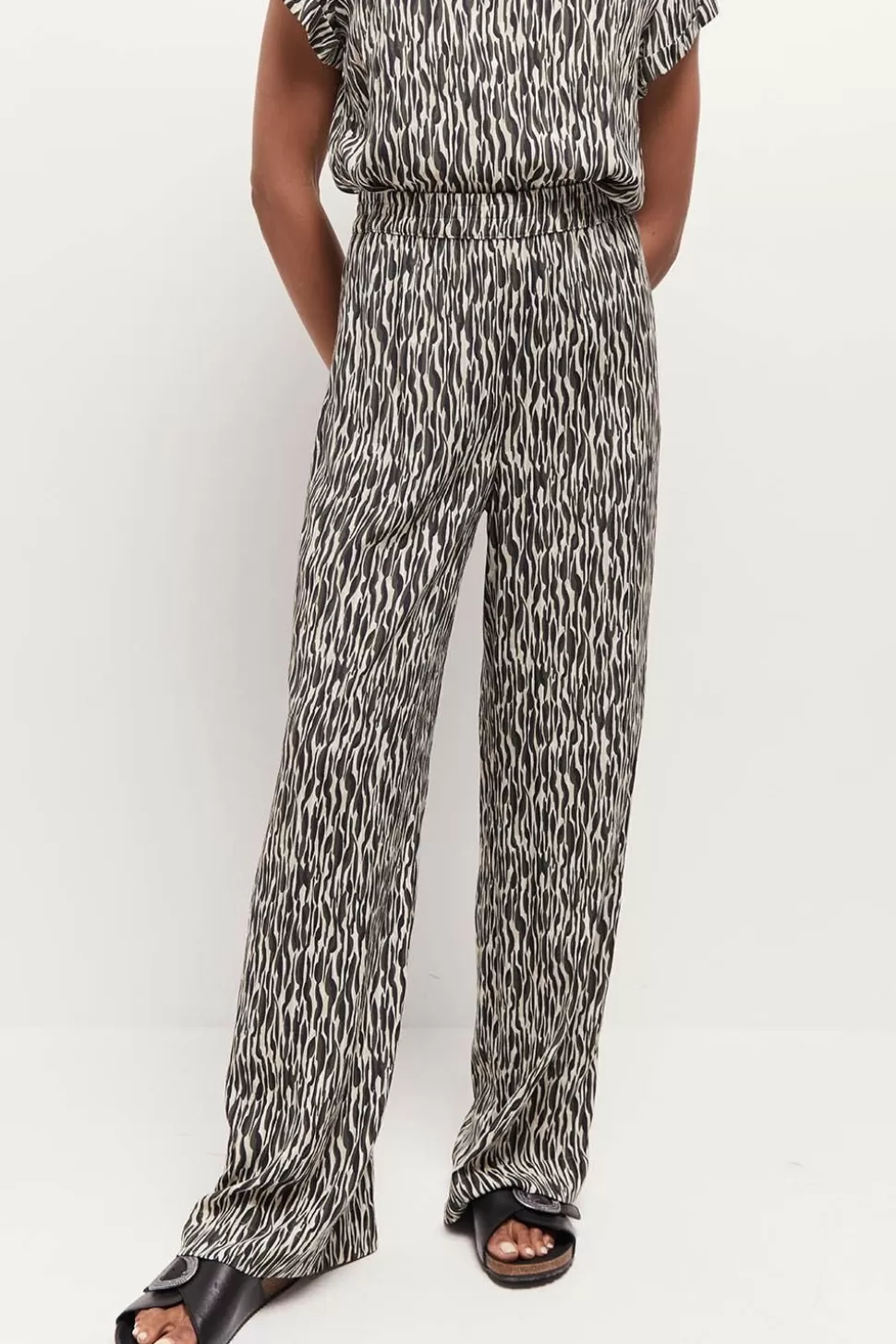 One Step Pride - Pantalon Beige Lenzing Ecovero A Imprime Zebre Abstrait Discount